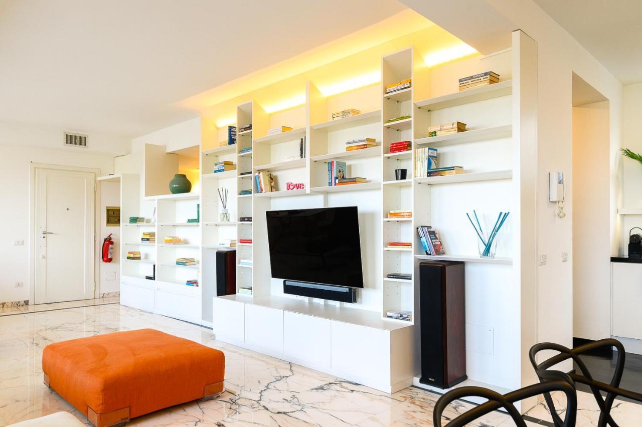 Peaceful Penthouse With Garage By Ndp Rent Apartman Róma Kültér fotó