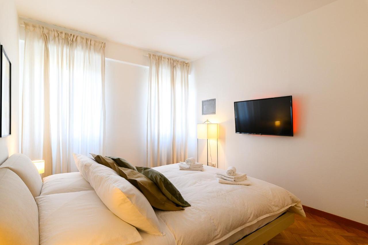 Peaceful Penthouse With Garage By Ndp Rent Apartman Róma Kültér fotó