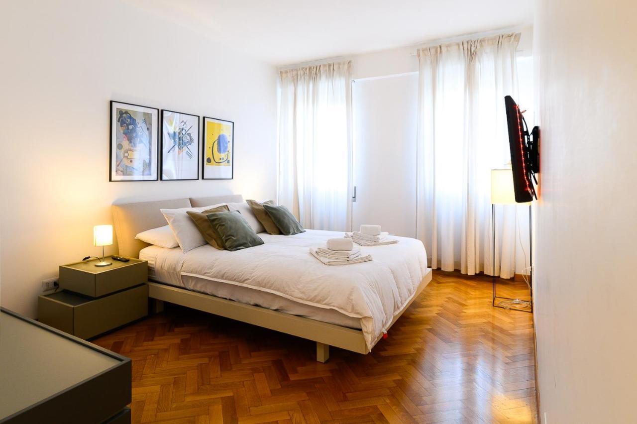 Peaceful Penthouse With Garage By Ndp Rent Apartman Róma Kültér fotó