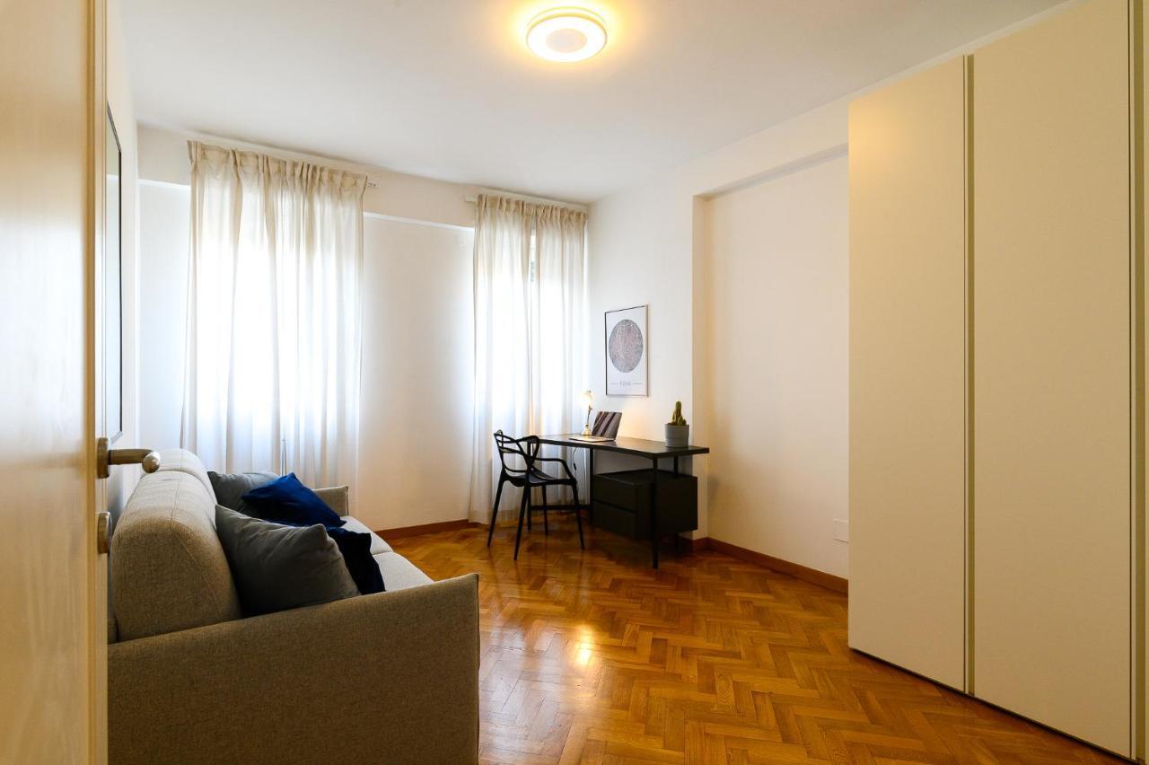 Peaceful Penthouse With Garage By Ndp Rent Apartman Róma Kültér fotó